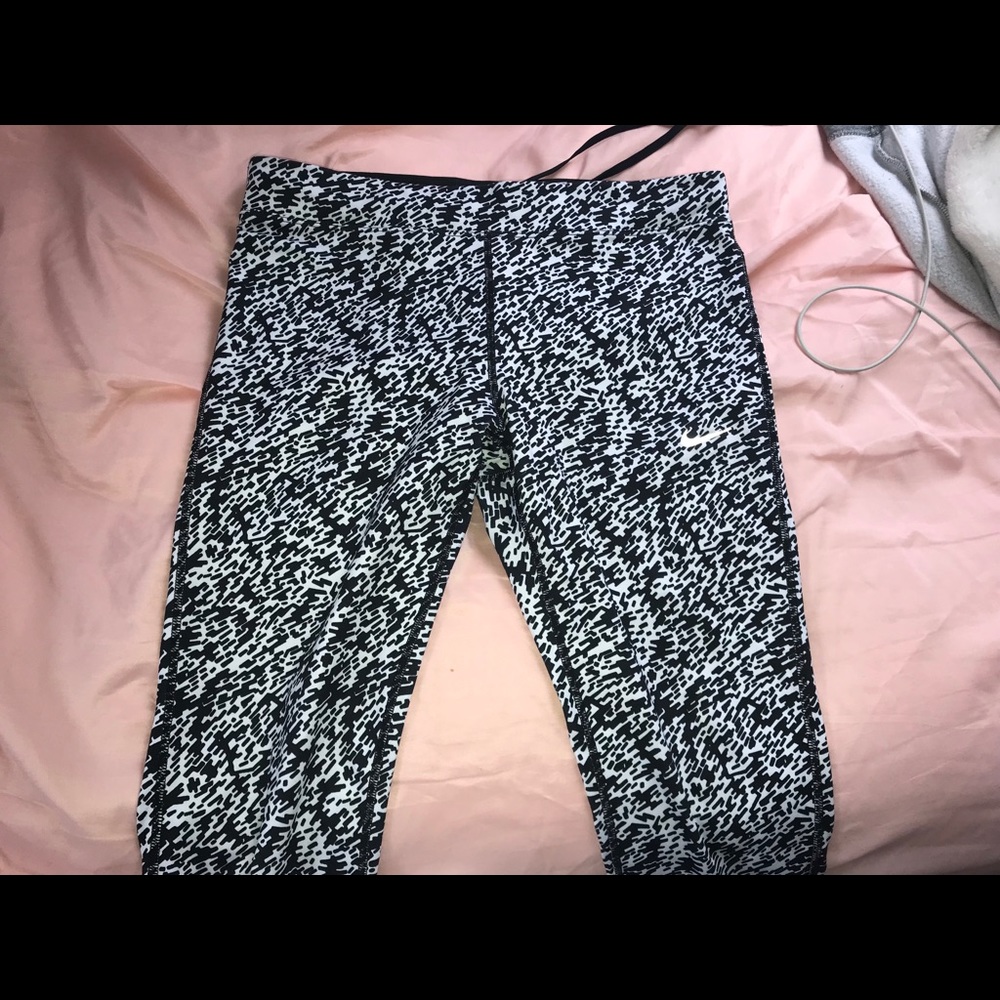 Nike Dri-fit cropped leggings